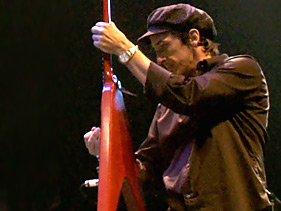 File:Izzy Stradlin.jpg