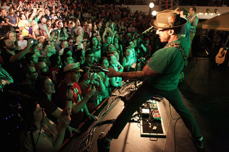 File:Lido deck IMG 5569 copy.jpg