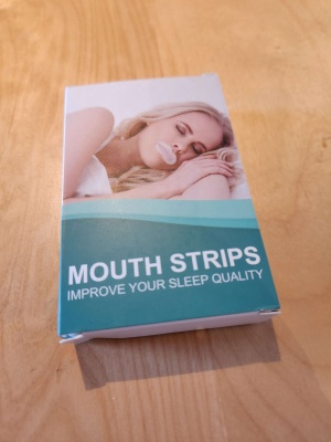 Box of mouth-shaped mouth strips/tape