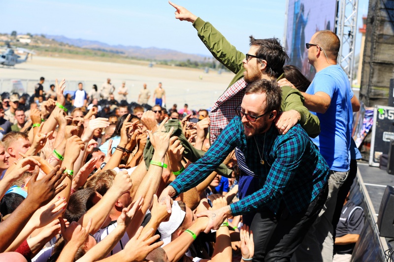 File:Weezer 04-10-2015.JPG