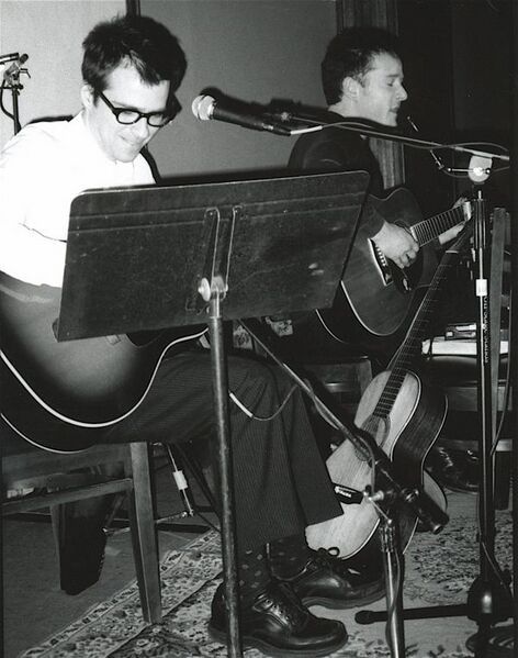 File:Rivers Cuomo Matt Sharp - Reunion show.jpg