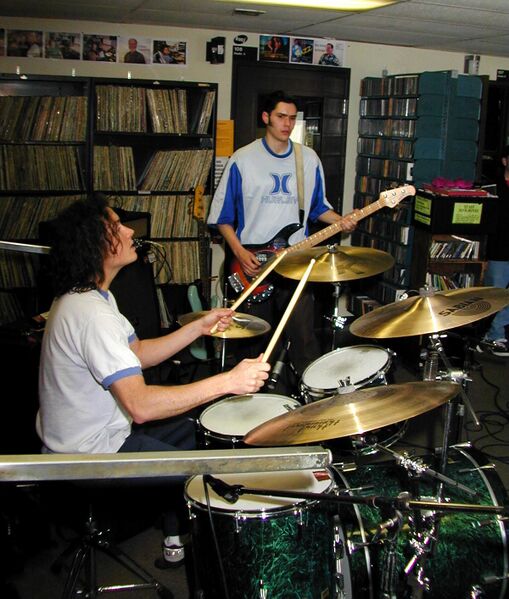 File:Fliptop 031100 Bill&Brian1.jpg